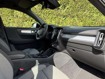 Volvo XC40 B3 Core — photo 9