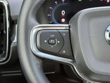Volvo XC40 B3 Core — photo 16