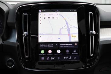 Volvo XC40 B4 Plus — photo 21