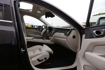 Volvo XC60 T6 Recharge Plus — photo 27