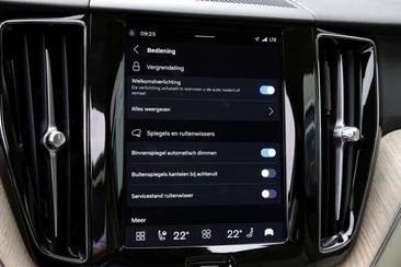 Volvo XC60 T6 Recharge Plus — photo 48