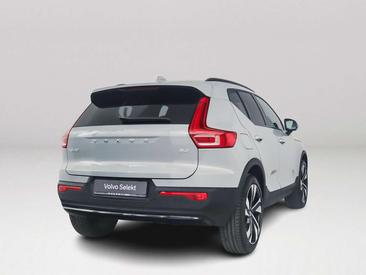 Volvo XC40 B4 Plus — photo 2