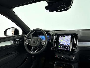 Volvo XC40 B4 Plus — photo 3