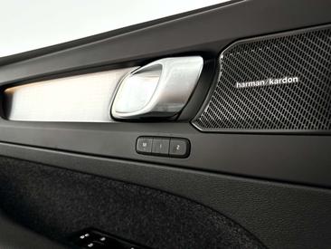 Volvo XC40 B4 Plus — photo 8