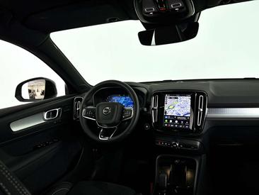 Volvo XC40 B4 Plus — photo 9