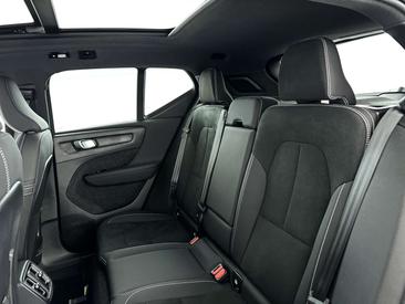 Volvo XC40 B4 Plus — photo 14