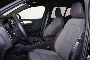 Volvo XC40 B4 Plus — photo 13