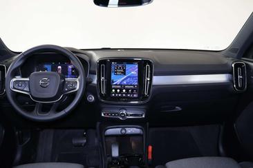Volvo XC40 B4 Plus — photo 16
