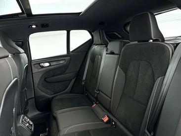 Volvo XC40 B4 Plus — photo 12