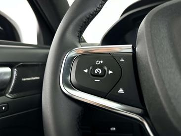 Volvo XC40 B4 Plus — photo 19