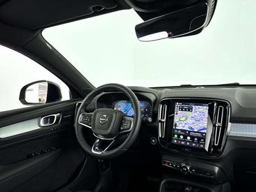 Volvo XC40 B4 Plus — photo 3