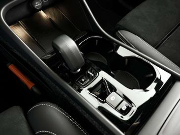 Volvo XC40 B4 Plus — photo 21
