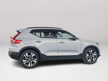 Volvo XC40 B4 Plus — photo 4