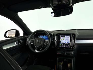 Volvo XC40 B4 Plus — photo 8