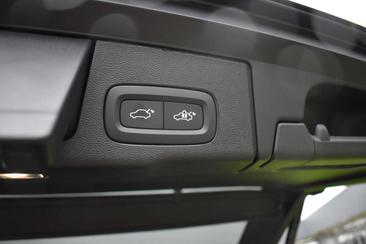 Volvo XC60 T8 Recharge — photo 23