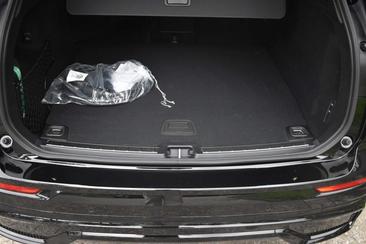 Volvo XC60 T8 Recharge — photo 25