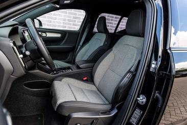 Volvo XC40 B4 Plus — photo 3