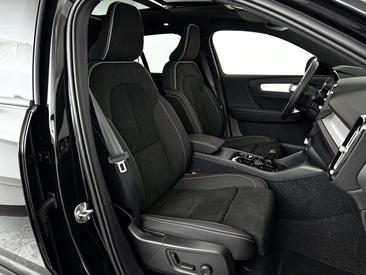 Volvo XC40 B4 Plus — photo 31