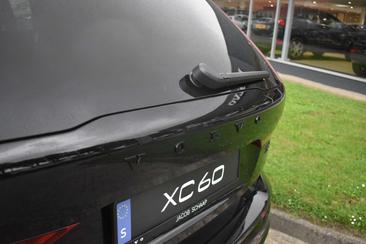Volvo XC60 T8 Recharge — photo 28