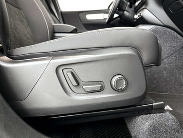 Volvo XC40 B4 Plus — photo 32