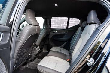 Volvo XC40 B4 Plus — photo 4