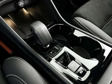 Volvo XC40 B4 Plus — photo 21