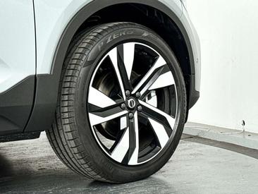 Volvo XC40 B4 Plus — photo 42