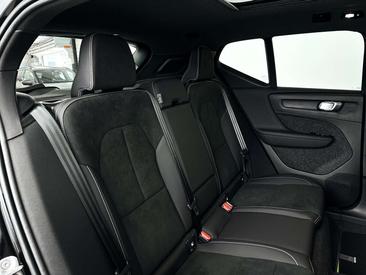 Volvo XC40 B4 Plus — photo 35