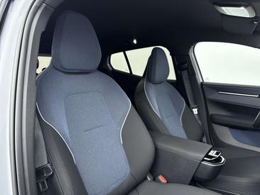 Volvo XC60 — photo 11