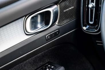 Volvo XC40 B4 Plus — photo 9