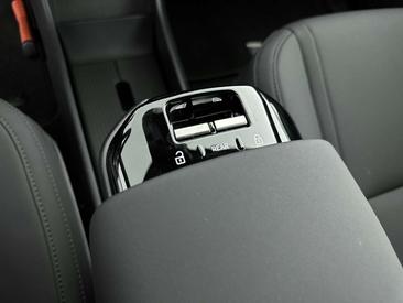 Volvo XC60 — photo 16