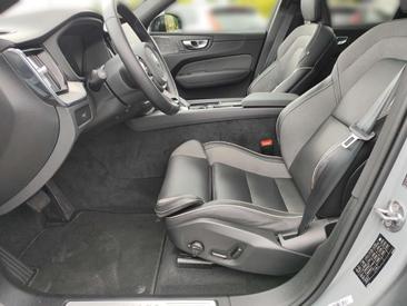 Volvo XC60 B5 Ultra Black Edition — photo 18