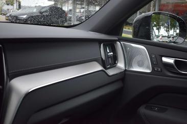 Volvo XC60 T8 Recharge — photo 41