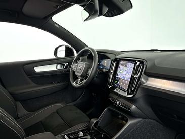 Volvo XC40 B4 Plus — photo 33