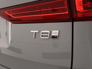 Volvo XC60 T8 Recharge Plus — photo 11