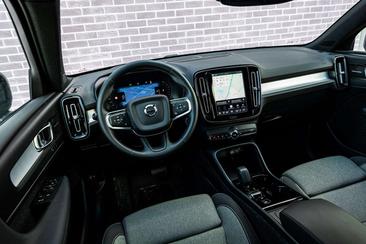 Volvo XC40 B4 Plus — photo 15
