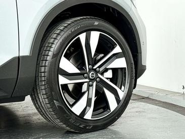 Volvo XC40 B4 Plus — photo 38
