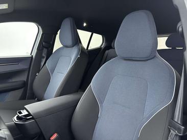 Volvo XC60 — photo 29