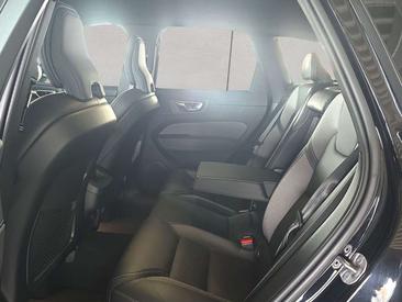 Volvo XC60 B5 Plus — photo 14