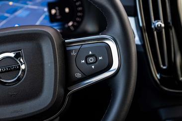 Volvo XC40 B4 Plus — photo 27