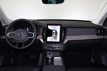 Volvo XC90 T8 Recharge — photo 19