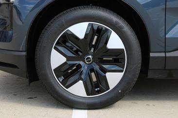 Volvo XC60 — photo 3