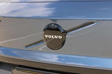 Volvo XC60 — photo 16