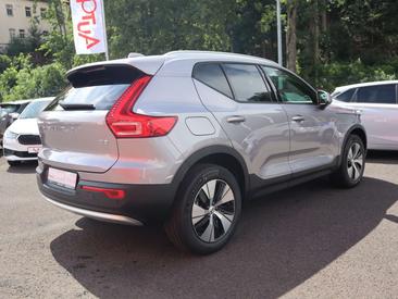Volvo XC40 B3 Core — photo 3