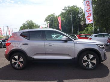 Volvo XC40 B3 Core — photo 4