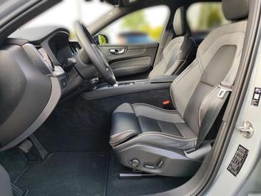 Volvo XC60 B5 Ultimate — photo 17