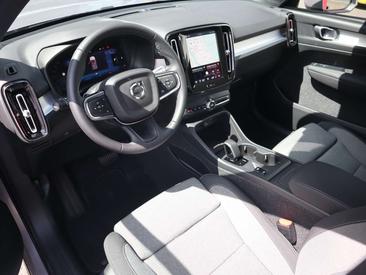 Volvo XC40 B3 Core — photo 10