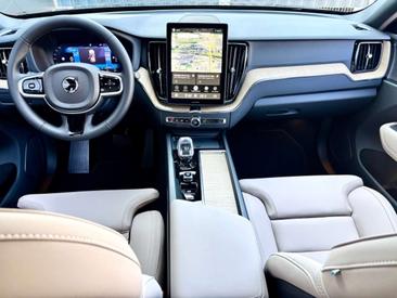 Volvo XC60 T6 PLUS — photo 9