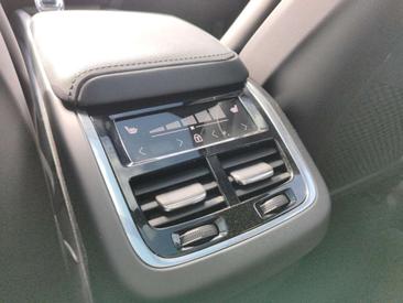 Volvo XC60 B5 Ultimate — photo 24