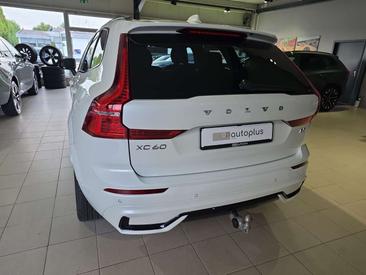Volvo XC60 B5 R-Design — photo 9